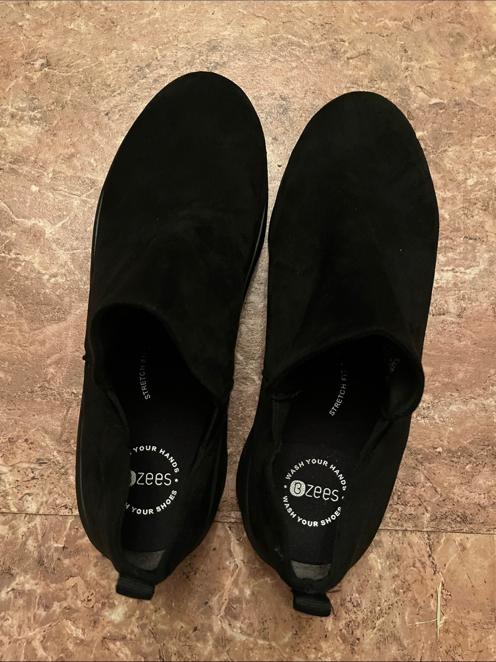 Bzees Men's Black Slip-On Stretch Loafers